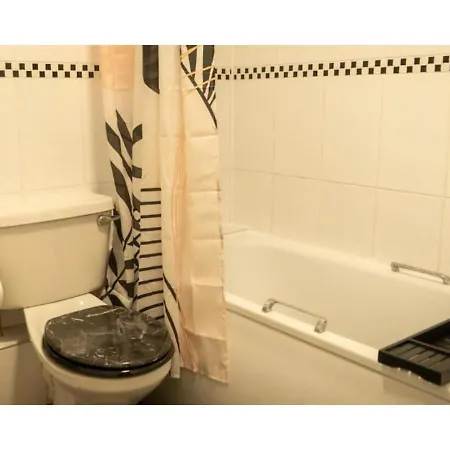 Clifton's Cosy Escape