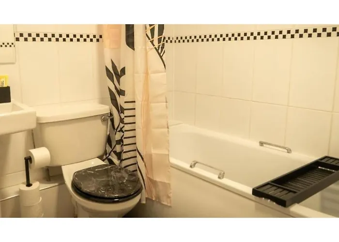 Clifton's Cosy Escape