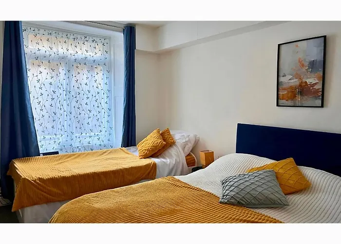 Clifton's Cosy Escape